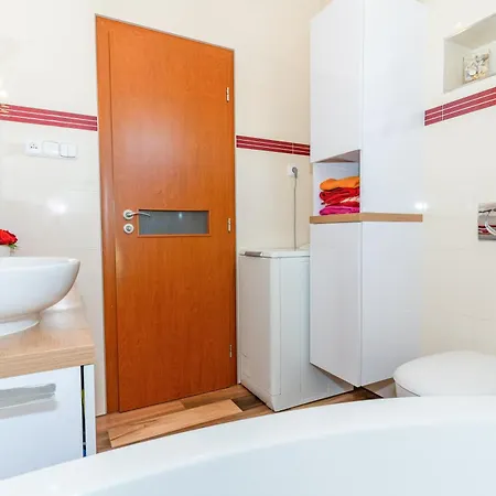 Komfort V Blizkosti Centra Apartman *